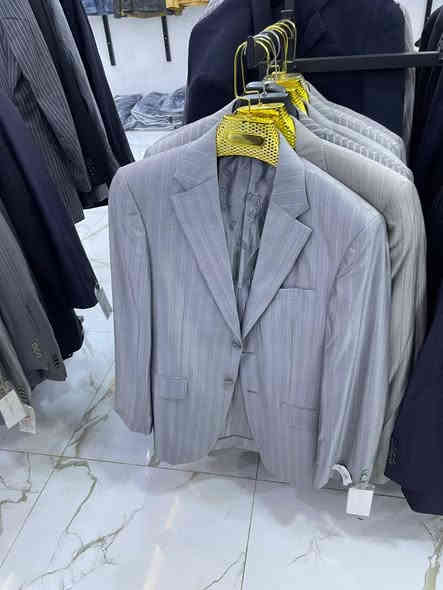 السلام عليكم جاكيت رسمي أوربي سعر نار 🔥
‏أصغر قياس 52 أكبر قياس 60 أحجام مو نظامي
‏يعني أحجام مشكل شرط كلها جديد سعر القطعة 6 ألف 
‏فقط! ملاحظة ما نبيع توصيل تجي تشوف البضاعة تفحص عجبك احجز عندنا كمية فوك 7 ألف قطعة وإذا 
‏تحجز شلع السعر بيها مجال العنوان دهوك للاستفسار 
‏اتصل ***********
