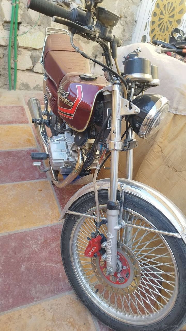 السلام عليكم دراجة نامة مسجلة اصولية رقمها كامل تروح گبل شدة صاحب الدراجة ***********
