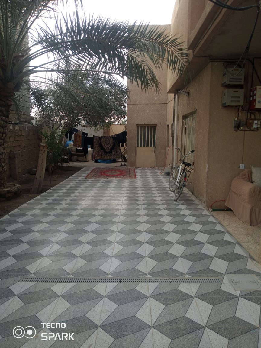 بيت للبيع زراعي مساحة 300متر في بهرز باب الخان يتكون من كراج وحديقة وصالة واستقبال وغرفة نوم ومطبخ وصحيات الطابق الثاني بينونة وغرفتين السعر 80 الاتصال على الرقم ***********
