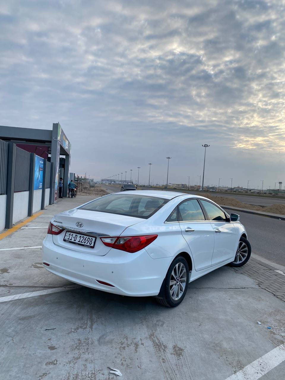 السلام عليكم
سوناته خليجي
فول ماعده لفتحه
مديل 2015 
محرك.  2400  دوش
رقم بغداد نكليزي 
// بسمي سيارة
سيارة كفاله عامه
// كشن كهرباء
// داخل  عسلي
//تحكمات ستيرن 
// شفتات 
// اشاير بالمري
// شاشة و كامرة
حساسات 
 مكاني بصرة
شراي يخابر ع رقم
***********
