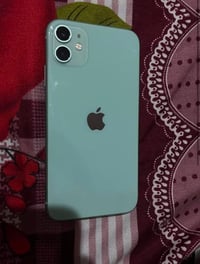 آيفون ١١ ١٢٨ • بطارية ٧٣ • دبل سيم