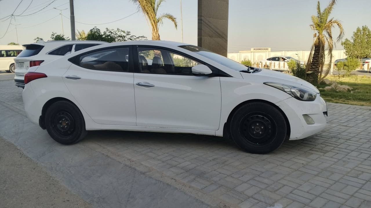 14 خليجي
مكفوله من الصبغ 
مكينه1800
تخم تاير وحداديه وتبريد جدد
مكان النجف 
السعر 110
***********
سونار موجود بيه
