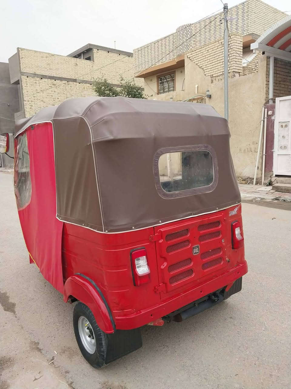 تكتك ٢٠١٧ اوراق اصولي

تكتك نضيفه وجاهزه للشغل
مكاني كربلاء ***********
لسعر ٣٦٥٠
