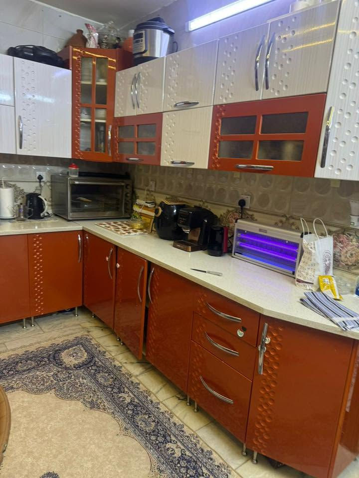 للبيع مطبخ نظيف داخل خشب mdf خارج hdf للبيع مع الطباخ و المرشحة كامل السعر مليون و ٢٠٠ مكاني المنصور 
للتواصل هاص او وتساب ***********
