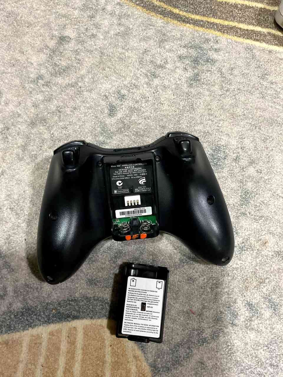 يدة Xbox 360 أصلية، نظيفة جداً وغير مفتوحة ولا داخلة صيانة.
💰 السعر مع التوصيل: 25,000 دينار
📞 للتواصل: ***********
