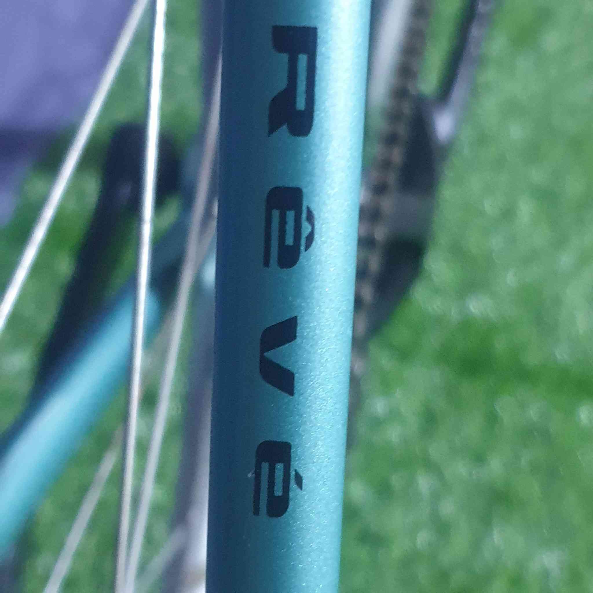 بايك رياضي موديل 700C 
حجم 28
فكسد (مكينه وحده بدون كير)
اصلي باله كسر حاويه 
غير مستخدم بالعراق
جاهز بدون اي نقص 
الحاله نظيف جدا
السعر 100الف ويوجد توصيل 
هاتف ***********
