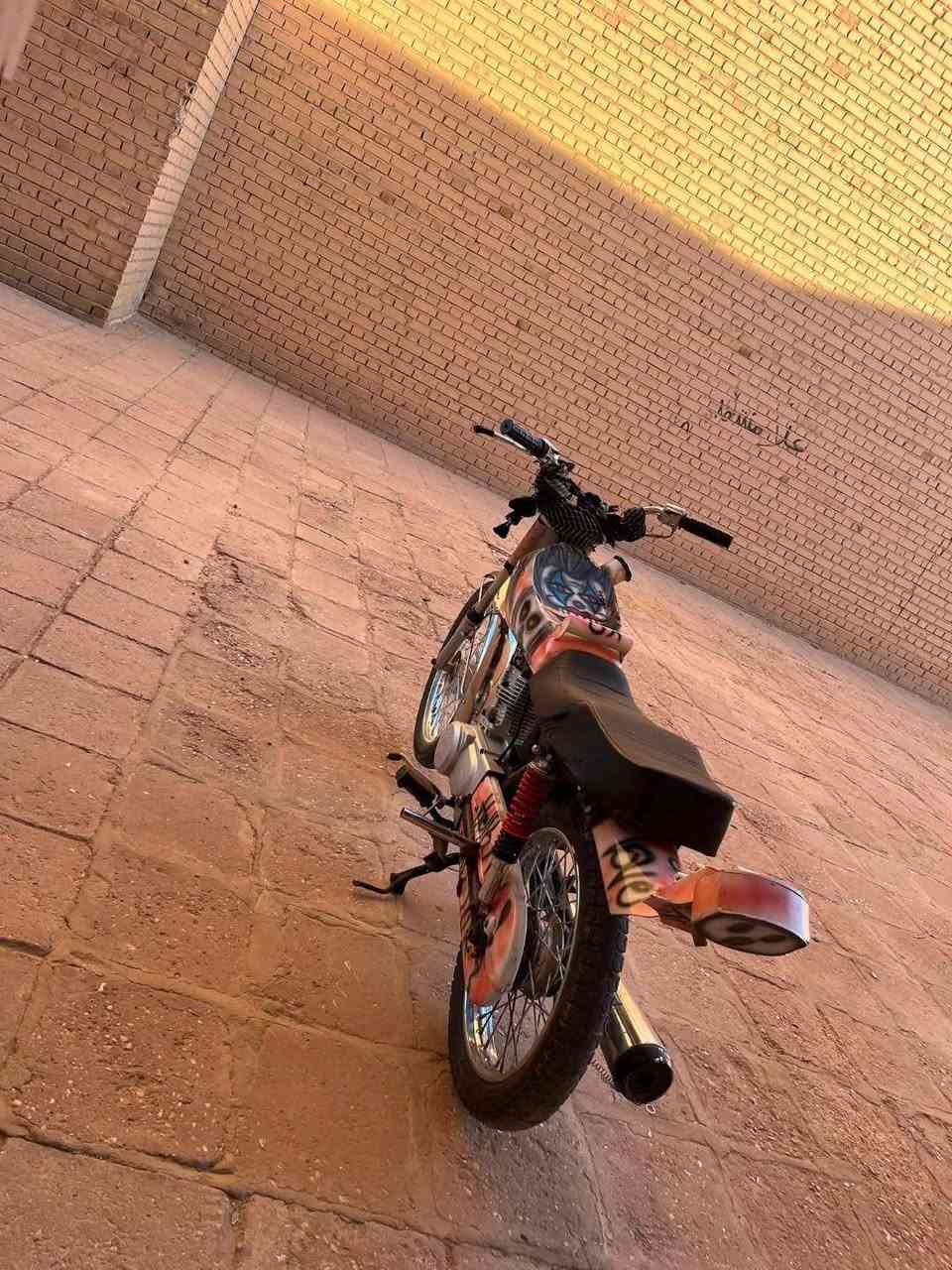 سلام عليكم سيجي نامه 24  اوراق شاصي نامه٢٢ شيال ربع مبدل بس ولفات 0.1 مال انتنس اصلي دراجه شلعه ومعدل تخبل سعر 550وبيه مجال بصيط مكاني دوانيه قضاء عفك ***********
