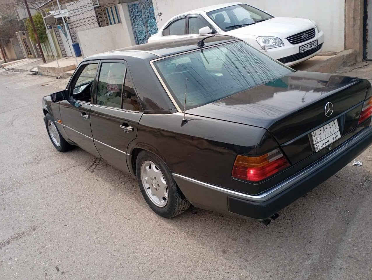 مرسيدس دب م 92 لون اسود مكينه ديزل 5 بستن رقم مسطره باسمي السعر قفل قفل 55 ورقه الاتصال ***********
