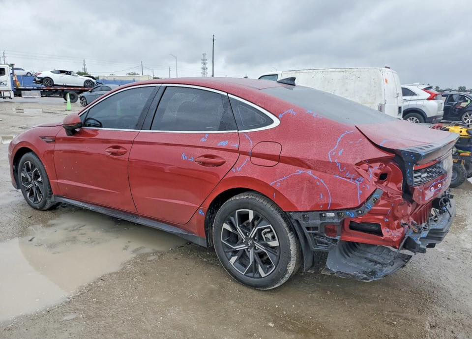 سوناتا 2024
حادثها خفيف حيل بدون دواخل بدون شاصي بدون ايرباك
ماشية ٢٦ الف السيارة شغالة وتمشي 
 واصل مصلح  كامل بدون رقم ١٧٥ ورقة وبيها مجال
تكلفة الرقم ١٢ ورقة 
مدة الوصول شهر الى دهوك 
***********
