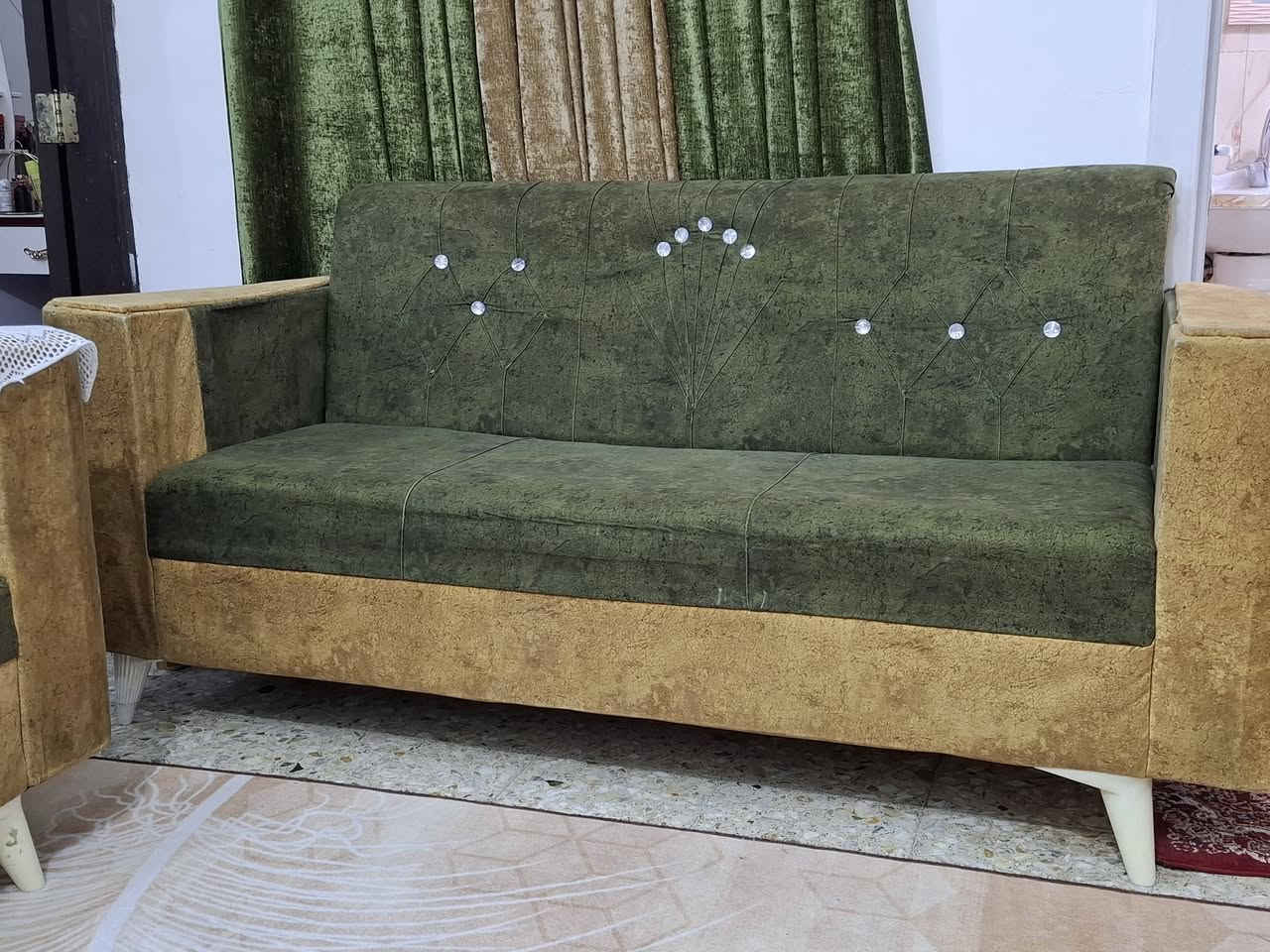 تخم قنفات 10 مقاعد تركي للبيع السعر ٢٠٠ وبي مجال للاستفسار ***********
