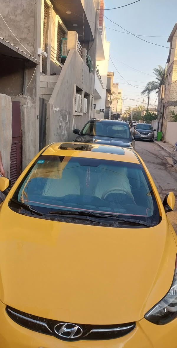 النتراموديل ١٣ كندي تاكسي صفره لمتدبصمه وفتحه محرك جيد وكير وتبريد وصدر جيد حادثها جاملغ خلفي ايسر فقط السياره بأسمنه ورايدها ٩٣ وبيها مجال الراديو عاطل وفايبرة استيرن فقط ***********
