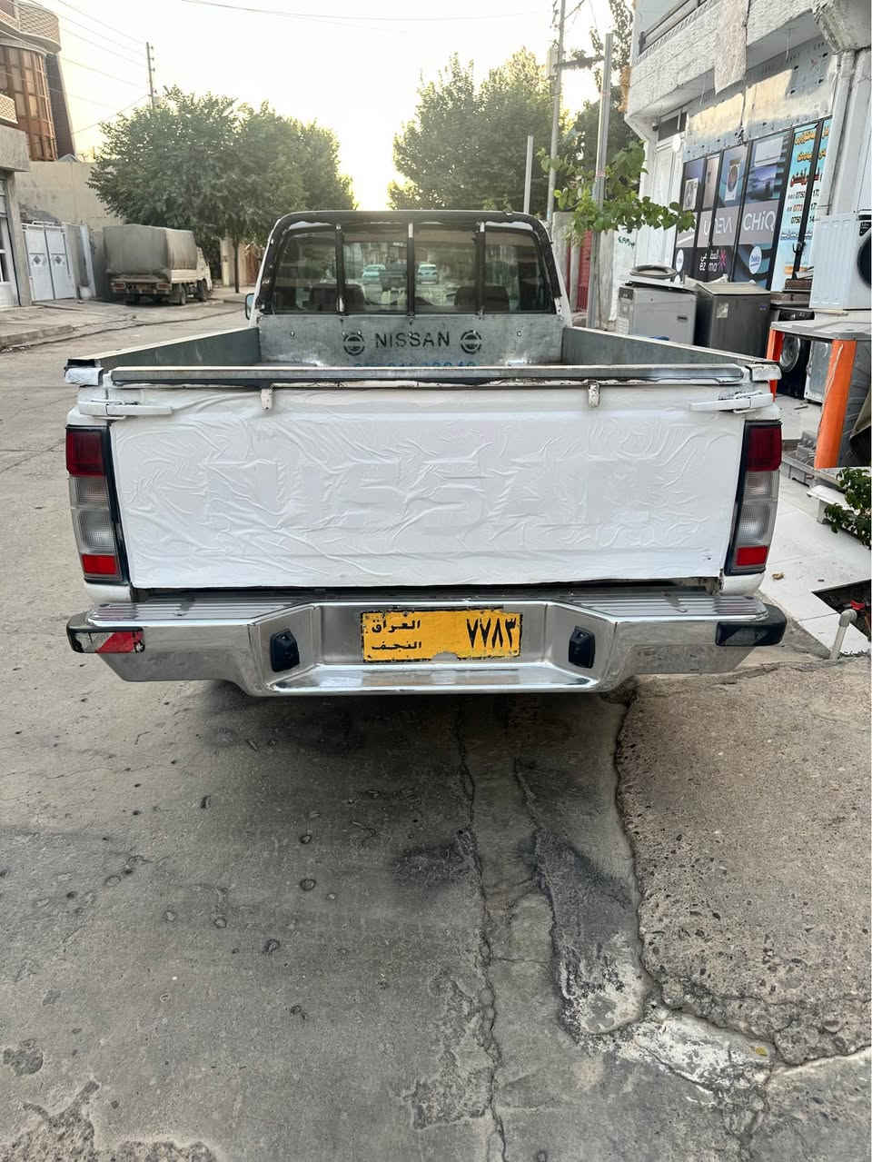 نیسان تاك مۆدیل ٢٠٠١ تەبرید 
ئارمی پلاستیك سلیمانی 
دوو پارچەی بۆیاخە بێ ناوگرتین 
گێڕو مەکینەی بە شەرت 
مەسرەفی تیا نيه
 نرخ ٧٣ گەڵا کەمیك مـعامەلە
***********
*********** السليمانية, العراق
