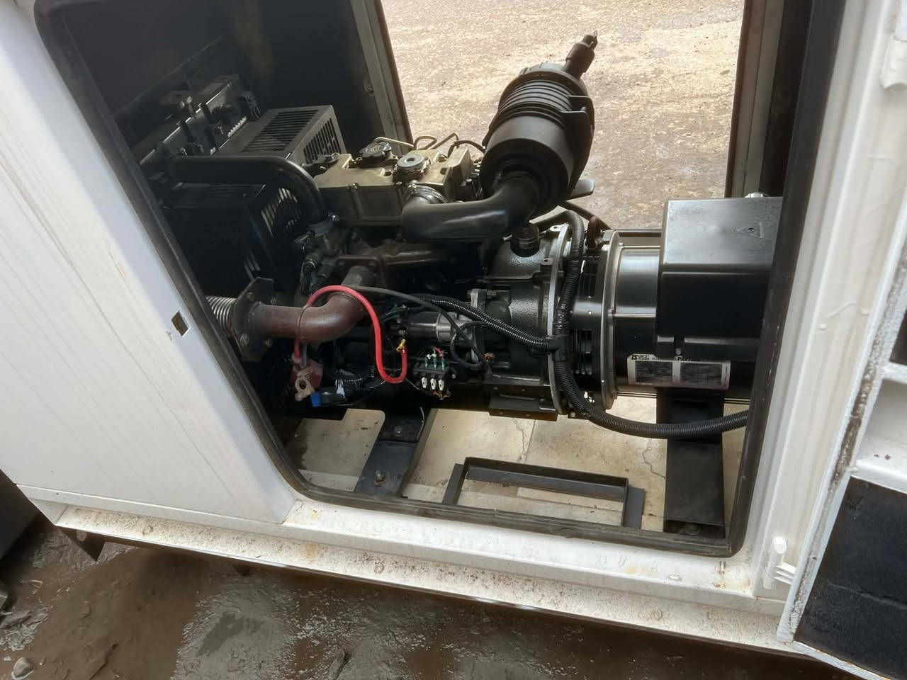 مولدات بيركنز بريطاني كاتم 100\100
حجم 3 بستم بزون 
العنوان : أربيل الصناعة الجنوبية 
للإستفسار اكثر اتصل عالرقم أو واتساب  
ابو علي  ***********
متوفر توصيل لجميع محافظات العراق
