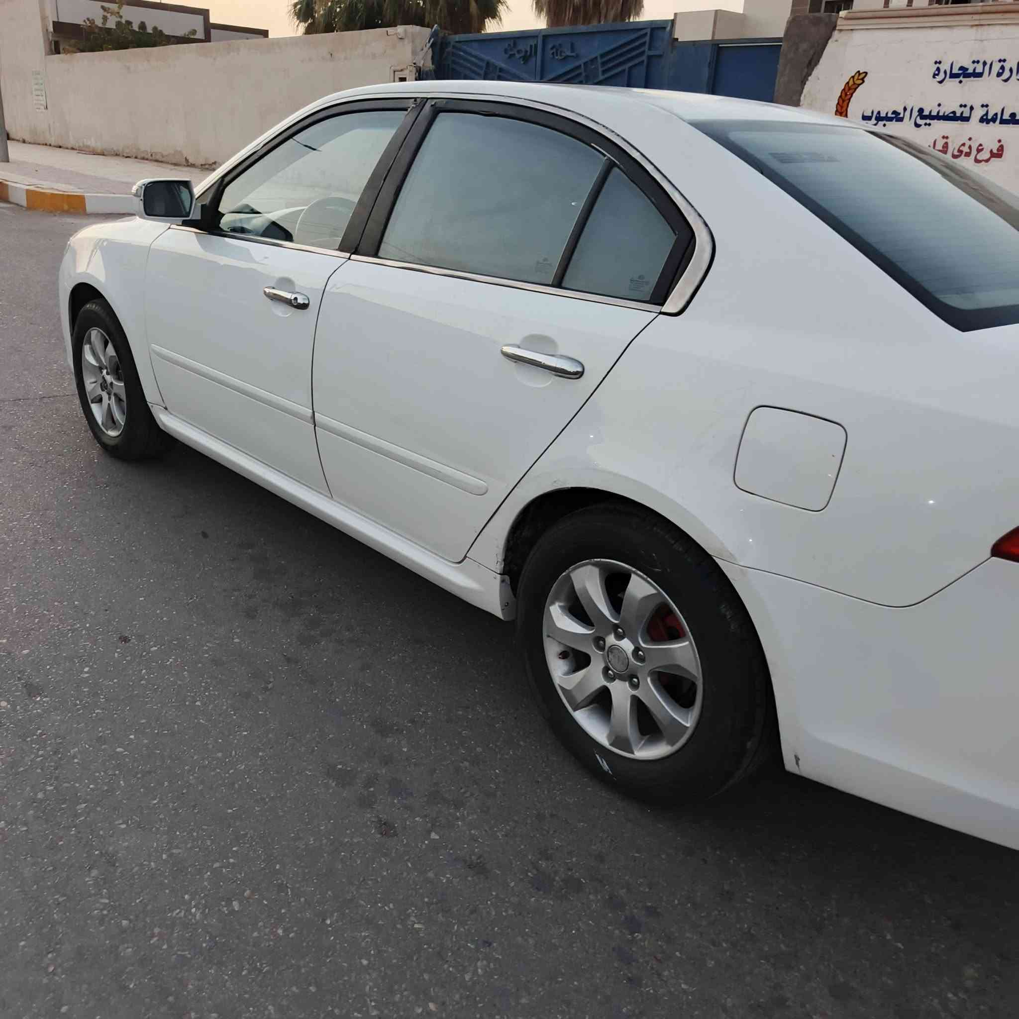 السلام عليكم كيه وبتيمة ٢٠٠٩ وارد خليجي بيه قطعتين تبديل وثنين صبغ المكان ذي قار سيارة جاهزة من كلشي رقم *********** سعر ٩٥
