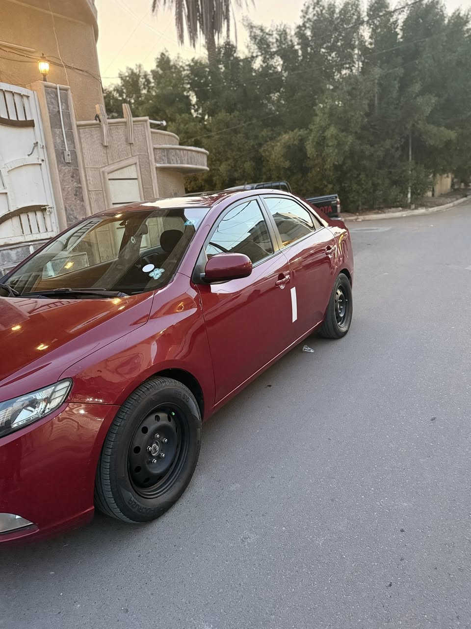 سيراتو لبيع 2010 سياره نضفيه جدا ماشيه 170Kmالسياره خليجي 3قطع فول موصفات عده البصمه السعر 97ورقه وبيه مجال بسيط الرقم لاتصال***********
