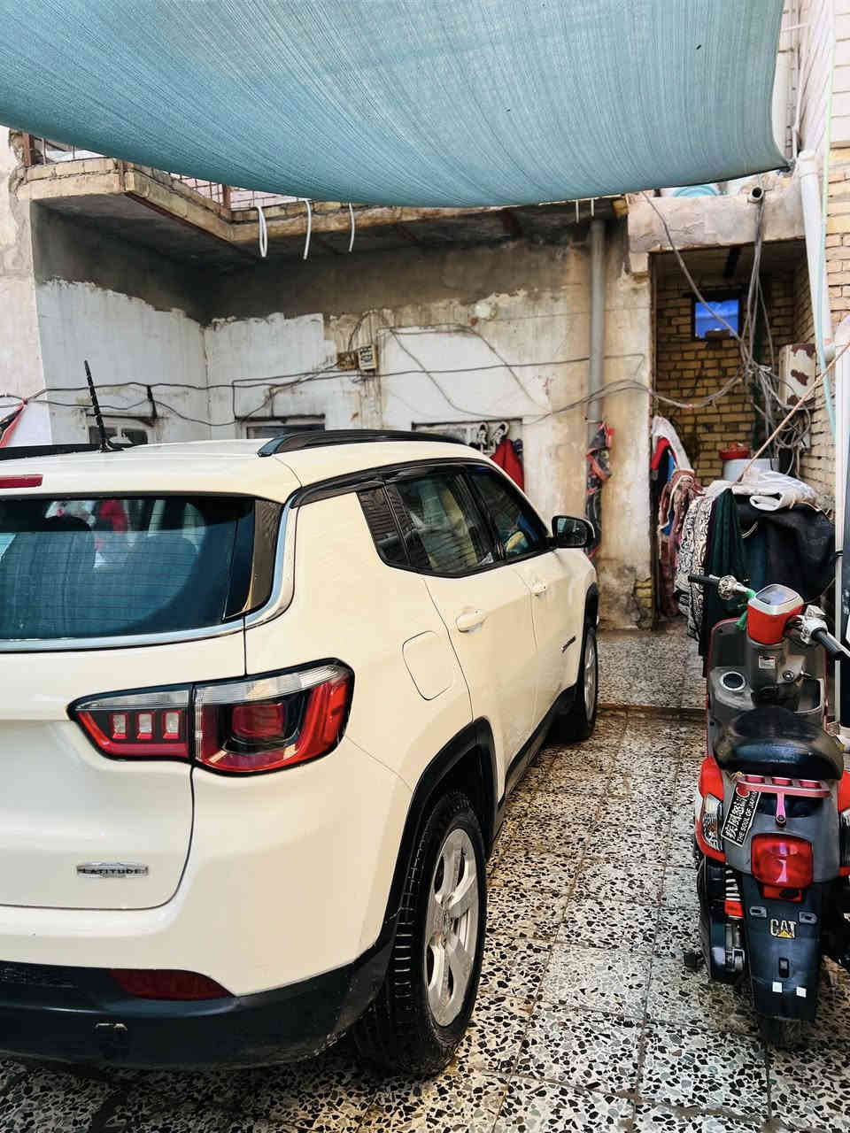 جيب كومباس موديل 2018 - سنويه باسمي جديده تشرط تحويل مباشر-  سعر ١٤٠ او بيهه مجال السيارة مال بيت نظيفه او ضربتهه خفيفه / فقط البنيد - ارباك سليم / *********** / *********** حسين عوده
