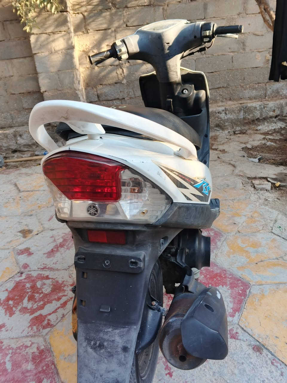 سلام عليكم عندي دراجه ماكس عدله 👑㊙️
امس طلعته حاويه نضيفه شرط مامفتوحه ابدد  هندر سلف☣️
كهربأيات كامله مكمله الدراجه خير من الله بس تلاحضون البرغي الامامي شديته لان فالت الدرع بيه نواقص قفل, جنطه سيم عداد بس تعال افحص وشوفه بعينك 
السعر مليون و 200 قفل او مراوس بنامه اصولي ✅ رقمي واتساب ***********
