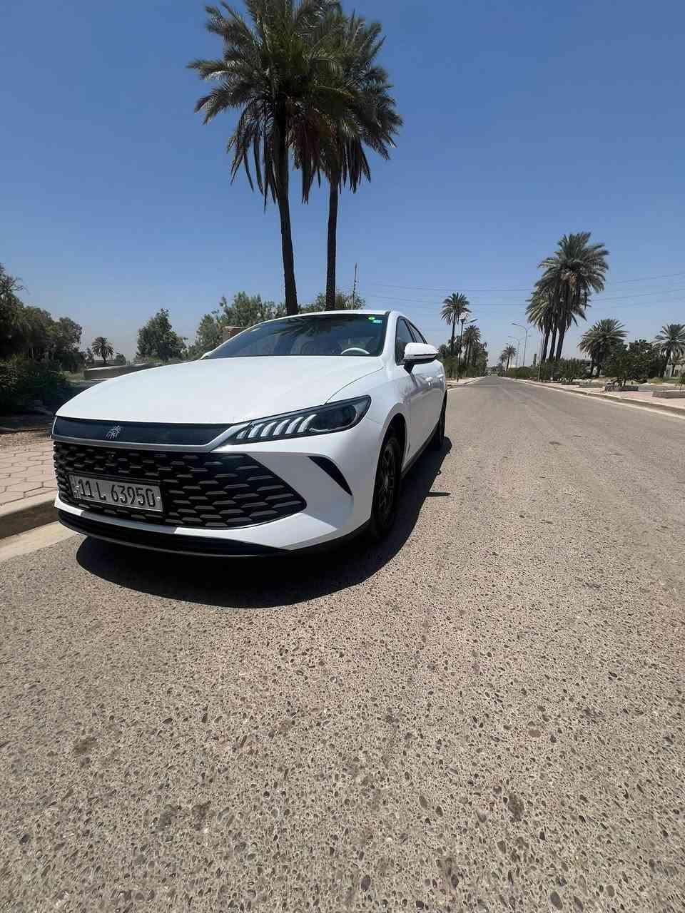 السلام عليكم كن بلاص BYD 2025 رقم بغداد باسمي ماشية 6الاف الكلي شاحنة وكرت وبصمة مواصفاته معروفه مصروف عليها السيارة مغلفة الارضية مال سيارة وكاعيات وياها واضائة داخليه يم الرجلين مبرمجه ومعربة ومنزللها هواي برامج البنيد والدعاميات الاماميه والخلفية مغلفات فابلون سيارة جاهزه من كلشي بيها ملاحظة بسيطة رصعه صغيرة بلباب الخلفية الايمن سعر 19 وبيها مجال مكان السيارة بغداد , ***********
