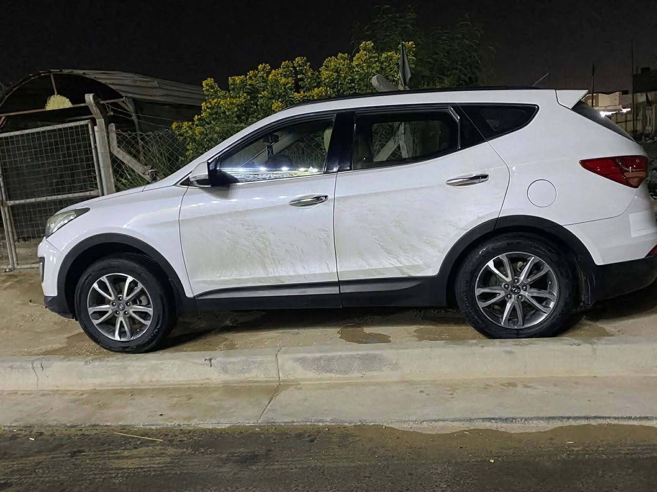 السلام عليكم
سنتافيا خليجي ٢٠١٥ 
 محرك ٢٤٠٠ 
رقم واسط انكليزي 
مشروع وطني تحويل مباشر
تخم تاير جديد 
تبريد 3 قطع
بيها شخط بالباب الأمامي ومرشوش ع كد الشخط والبنيد والقمارة بيهن  شي قليل نقاط مال حالوب  فقط
السعر 140وبيها مجال 
مكاني الديوانيه المركز 

📲***********
