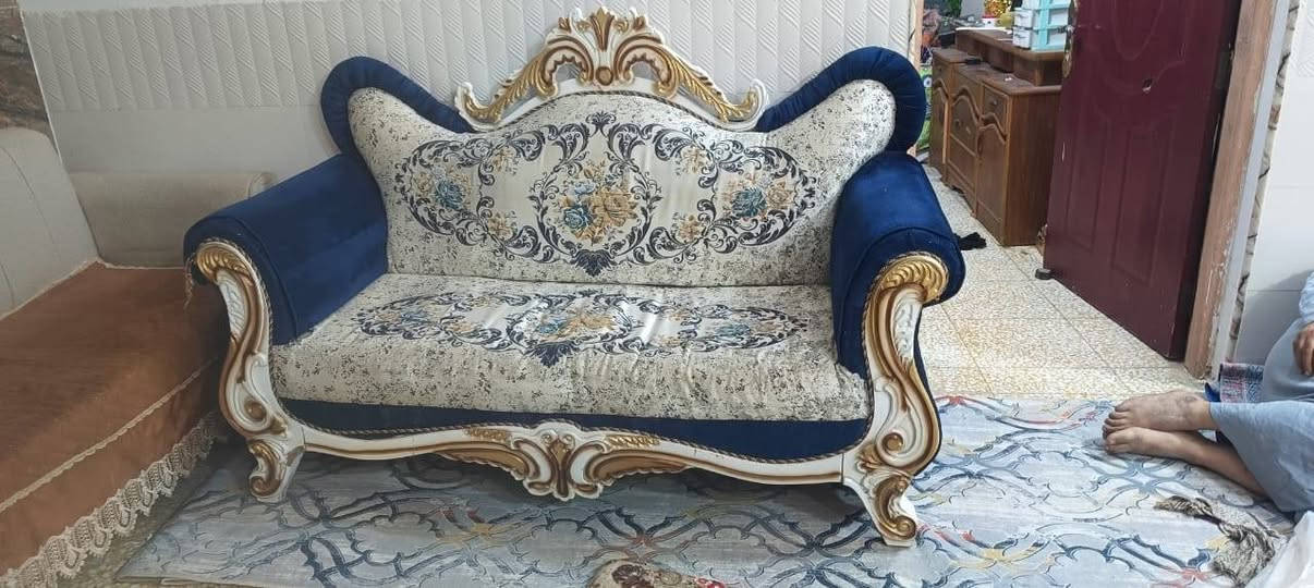 السلام عليكم تخم للبيع 5 قطع نظيف ومرتب تركي السعر 350 المكان ديوانية دغارة للاتصال ***********
