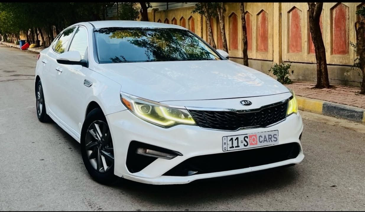 السلام عليكم
كيا اوبتما 2020  وارد أمريكي للبيع او مرواس 
حادث  خلفي جاملغين خلفي صندوق بيه دواخل خلفيه اكو تعمير بل حوض 
موصفات FE نص موصفات 
شاشه كبير دعم كار بلي 
كامره دواره 
حساس خلفي 
رادر جاني + رادر امامي 
توقف ذاتي 
لد نهاري 
كشتات جلد + قماش 
تحديد مسار 
فول تحكمات 
اشاير مري 
ماشيه 85mi 
سياره جاهزه على اخر حبايه اي نقص مابيه مكاني بغداد التواصل *********** السعر 132$ بيه شي بسيط
