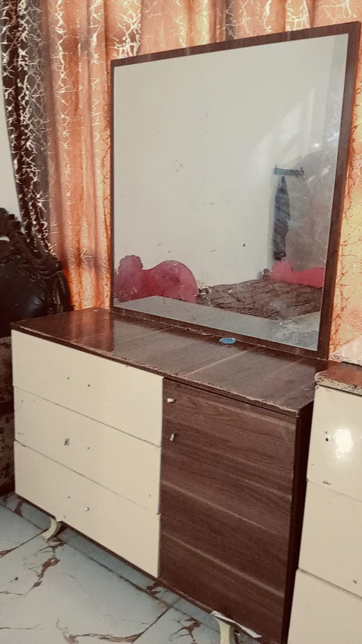 سلام عليكم غوفه للبيع وبسعر جداً مناسب 500 وبيها مجال للتواصل خاص او عبر الواتساب وهذا الرقم ***********
