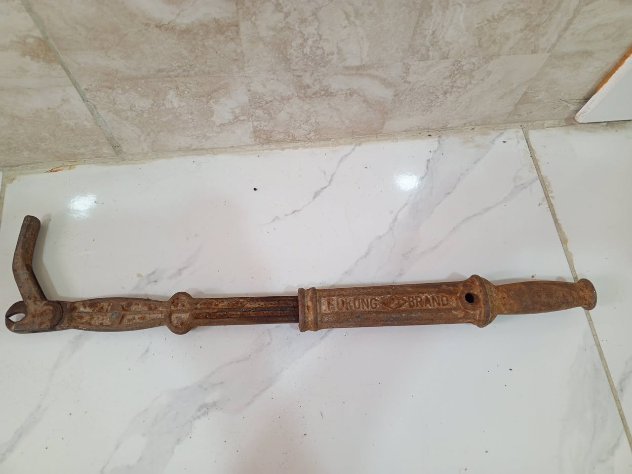 قالعة بسلمير صناديق بضاعة الباخرات 
وطبر  طراز عثماني ثقيل جدا 
وسيف حديد الابيض  النادر


**إذا كنت صاحب هذا الإعلان وتريد حذفه لأي سبب، رجاءا أرسل رسالة إلى الدعم الفني**