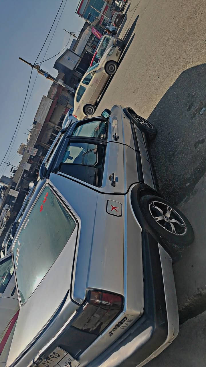 فرۆشتن جیتە 1991 زۆر باکە لە جوانی نمونەیە مالی دۆستە 420هەزار خەرامەی لەسرە لە دووای فرۆشتن دەگرێتەوە  چوار تایە و ویلی لۆکی لەسرە هەموو گیانی ئیش ئەکە گێج لایت فلجە ئایپاتە سەیارەکە لەسر دەقی شەریکەی ماوە سەنەوی 2020تە بە شەرتی بەنجە مۆرە هەر بەرێزک ویستی لە خزمەت دام نرخ 34وارەقە و مالەکی برایانە تکایە موشتەری نیت بێزارمان ماکە لە هەولێرم ژم ***********
