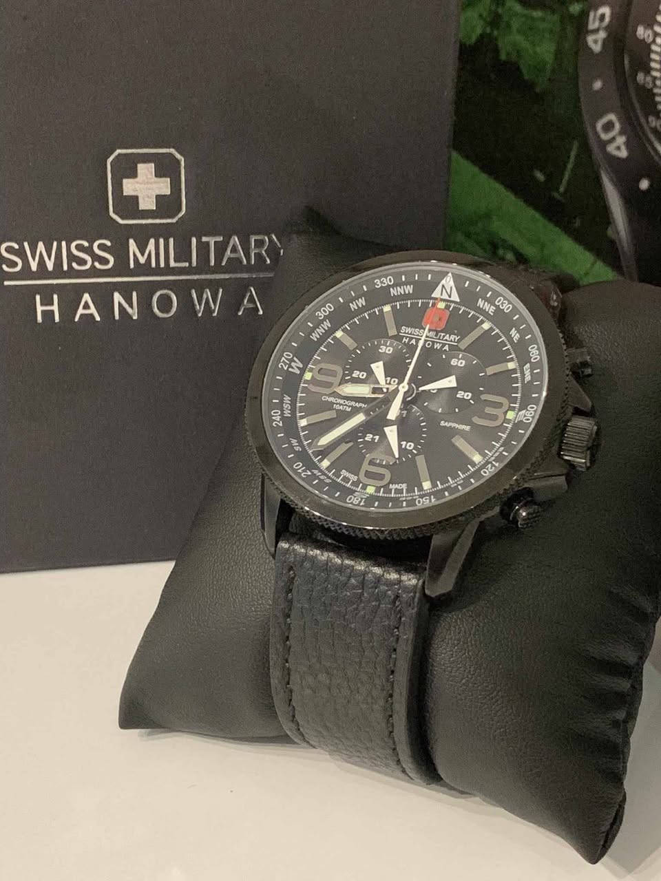 السلام عليكم......
ساعة سويس ملتري سويسري اصلي بطارية 
ستوب وج 
كرونوكراف 
نافذة للعرض التاريخ من خلال السناتر 
سناتر شغالة 
أميال وارقام فسفوري 
مكينة ٣ حجر 
سنتر ثواني ثانوي 
القطر ٤٦
مقاوم للماء ١٠٠م 
سير جلد معلم 
جديد غير مستعمل مع العلبة الأصلية وبطاقة الضمان 
السعر ١٢٥ الف 
يوجد توصيل ***********
