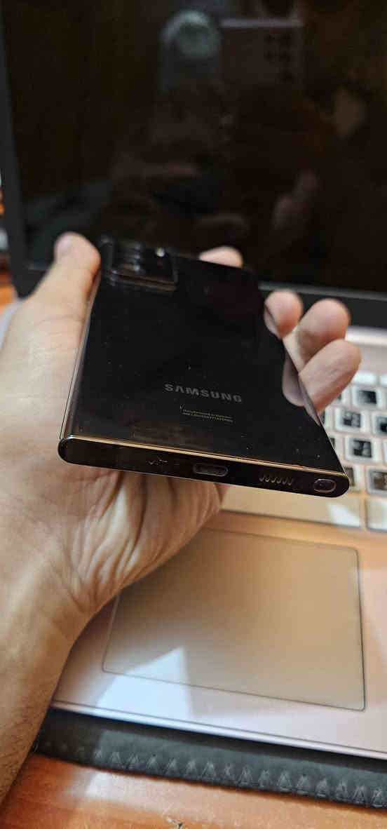 نوت ٢٠ الترا ذاكرة ١٢٨ رام ١٢ نسخه أمريكي معالج سناب دراكون الجهاز بي طبع خفيف بلشاشة موضحة بلصور الجهاز كلة شغال طبيعي بدون ملحقات مكاني مدينة الصدر السعر ٢٥٠الف نهايتة 
*********** بغداد, العراق
