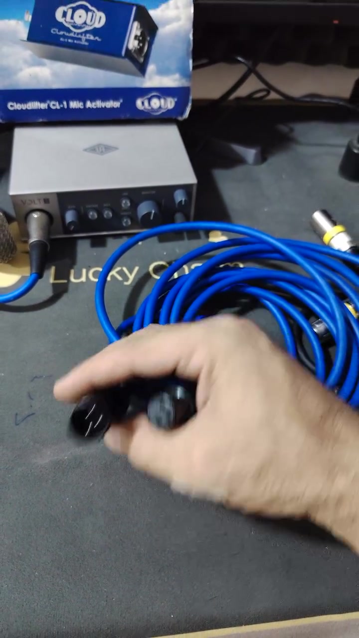 متوفر قطعتين كيبل xlr الطول ٥ متر


**إذا كنت صاحب هذا الإعلان وتريد حذفه لأي سبب، رجاءا أرسل رسالة إلى الدعم الفني**