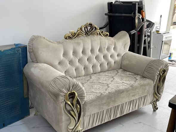 تاقمی قەنەفەی ١٠ نەفەری بۆ فرۆشتن لە سلێمانی ***********
زۆر تازەو پاک ماوەتەوە مێزی ناوەڕاستی خۆی لە گەڵدایە بۆزانیاری نرخ پەیوەندی بکەن یان مەسج
