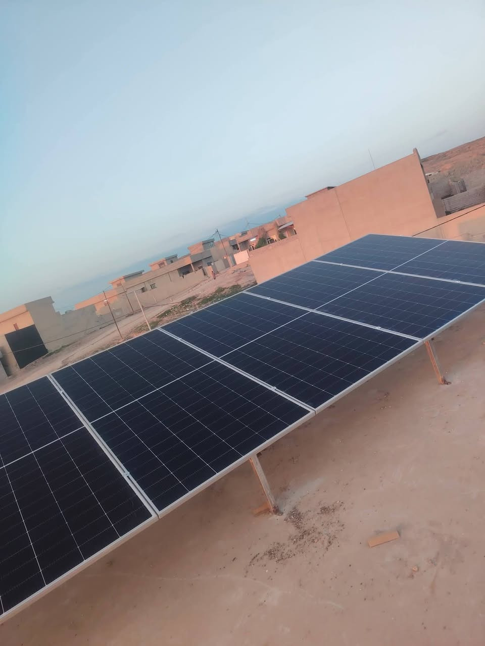 على بركة الله تم تنصيب طاقة للوالد ابو علاء الحمداني في ديار بكر
#ضمان_البطارية_5سنوات

تم بفضل الله تجهيز و  تنصيب منظومة طاقة شمسية لمنزل #الشيخ_علي_طلب_صالح

#قضاء_الدبس

تجهز المنظومة المنزل ب 20 أمبير نهاراً

بالاضافة الى 16 أمبير ليلاً  . 

مكونات المنظومة: 

🔵 الواح نوع (لونجي 620  W ).   ذات وجهين وذات كفائة عالية بضمان 15 سنة. 

🔵 جهاز انفيرتر نوع)(marvel  )حجم 6KW (27 امبير)  بضمان سنتان 

🔵بطارية ليثيوم  16 kw TACO   عمراً. وبعمر افتراضي 18 سنة وبضمان 5 سنوات 

#مكتب #سولار #بلص #للطاقة #الشمسية. 

#العنوان #محافظة #كركوك #قضاء #الحويجة #سايدين

#المعارض #مقابل #دائرة #كهرباء #الحويجه

#بالقرب #من #خدمات #حازم #السلطان

 #مهندس #ابراهيم_حسن

***********

#سعيد_الجميلي

***********
