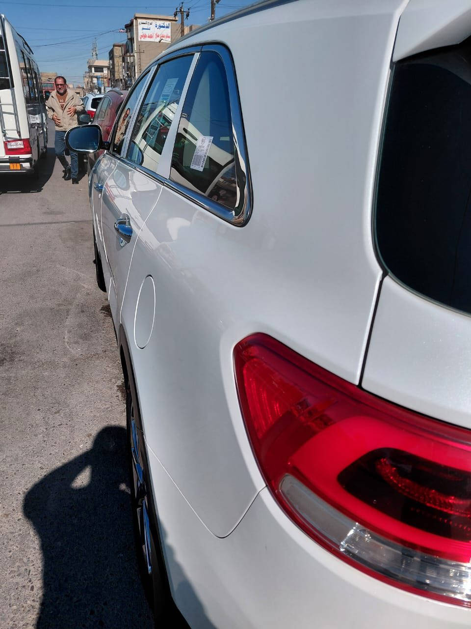 السلام عليكم سورنتو موديل 2018 خليجي 
موصفاتهة 
بصمة 
سايد بريك دكمة 
جنطة كهرباء 
كشنات كهرباء السايق والي بصفة 
حساس امامي وخلفي 
شاشة بلادية 
كامرة خلفية دوارة 
بصمة ابوب 
بردات خلفية 
زراكات بالدعامة 
ماشية 123
مكينة 6 سلندر كفالة عامة من فتح 
كير كفالة عامة من فتح 
السيارة كفالة عامة من صبغ حتى دعاميات ما بيهن صبغ 
كفالة عامة من فتح والتبديل والبارد بيهة بارد بسيط جدا باب خلف الصدر ورصعة بالجنطة بسيطة والباقي كلة كفالة عامة 
رقمهة بغداد الدولي با اسمي 
عنواني بغداد 
السعر 228
***********
