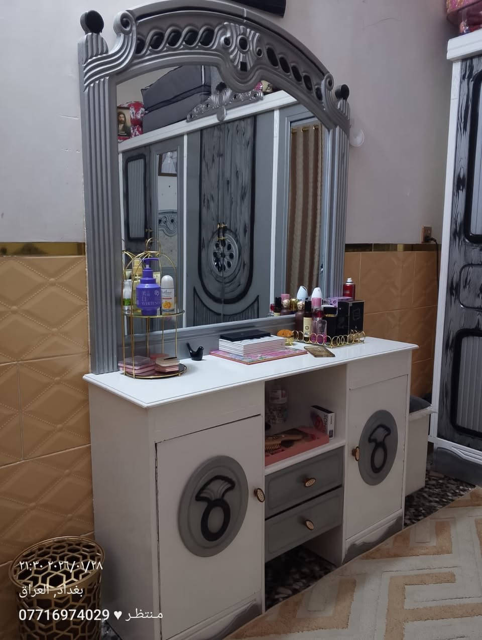 غرفه نوم عراقي خشب امعاكس الغرفه جديده 
مكانها بغداد مدينه الصدر
السعر 900 
رقم ***********
