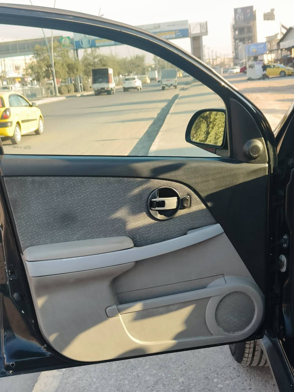 السلام عليكم
اكينوكس 2007 بدون صبغ تعديل عالبارد مكان قليل بين الباب والجاملغ هزة  بعد ما ساقطة السياره بسمي رقم دولي الكير قبل 10 أيام شديتو مال كصه المحرك بحاله جيدة تبريد ثلج تدفئه شغاله 
السعر 76 مكاني موصل حي الوحده للمزيد من التفاصيل التواصل على الرقم ***********
