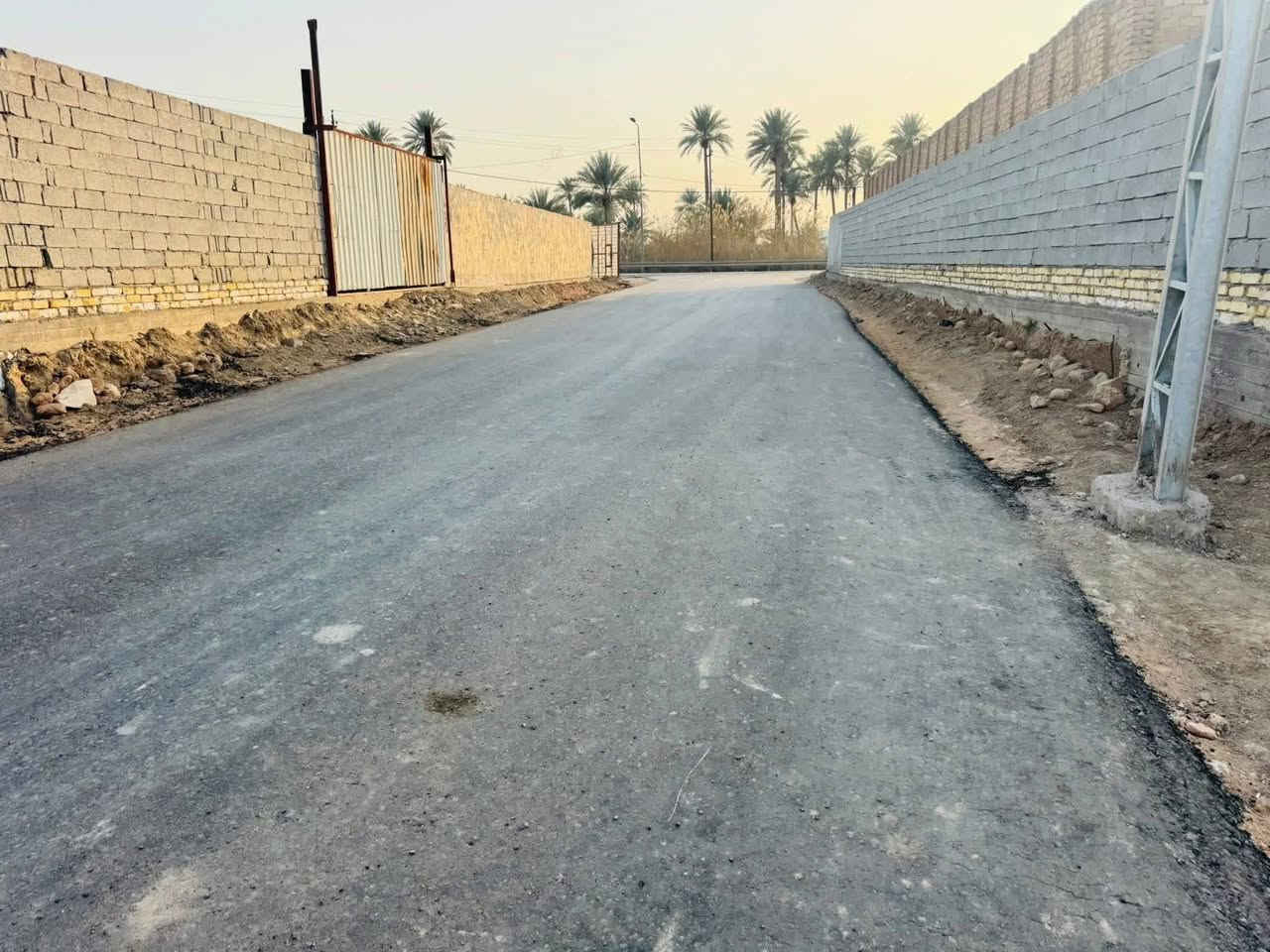 السلام عليكم بيت مساحته 500 متره طاب صرف سند 25 الموقع شارع 20 مداور ثاني بناء طابوق جديد***********
