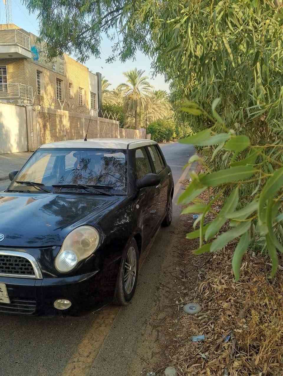 ليفان للبيع صدره تعبان يرادله ترتيبات السعر ٣٥ ورقه وبيه مجال مكان السياره بغداد صدر القناه رقم تليفون ***********
