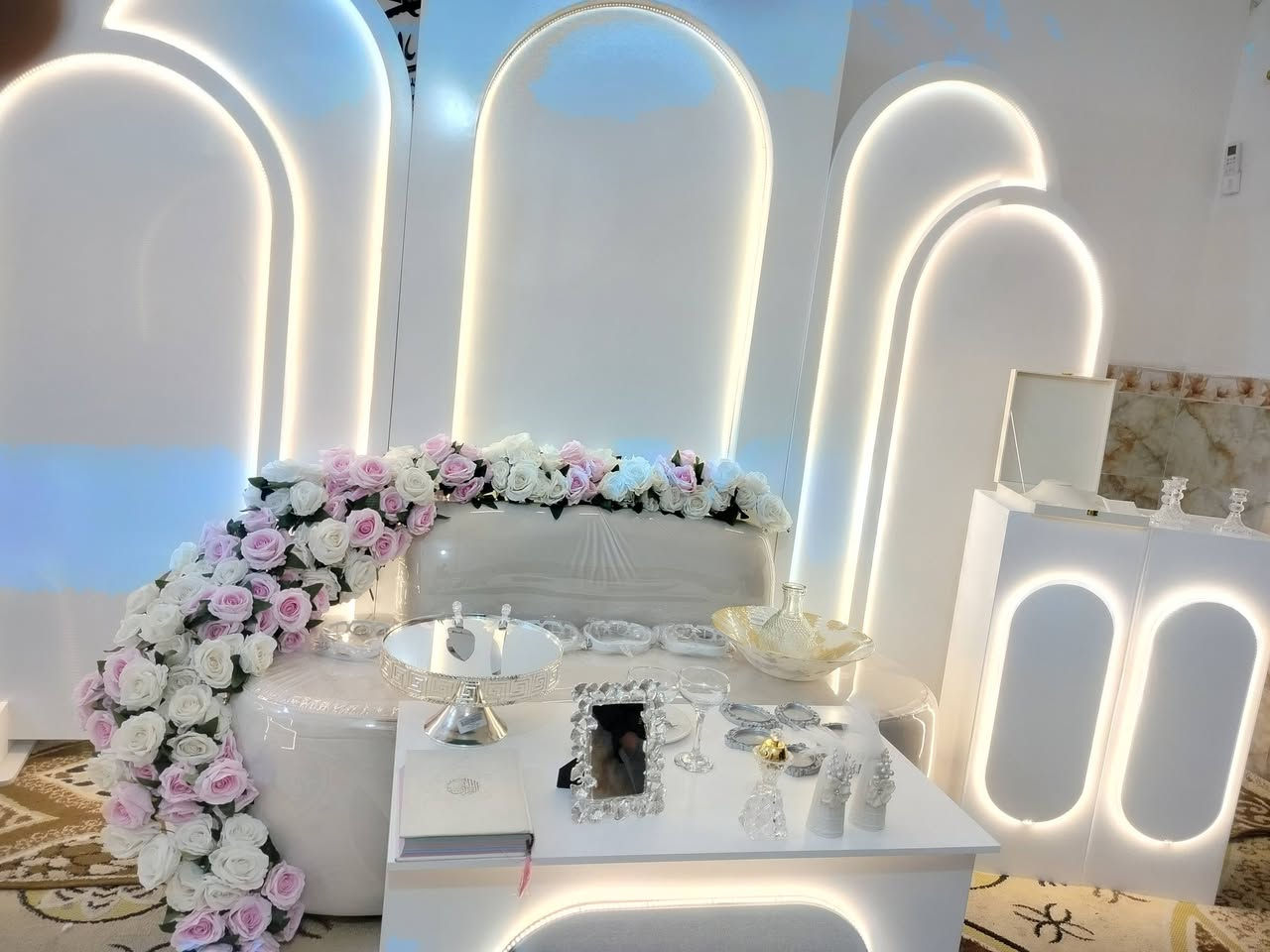 بفضل الله تم تجهيز الزبون حسب الطلب ومتوفر انواع ديكورات رقمي للاستفسار ***********
