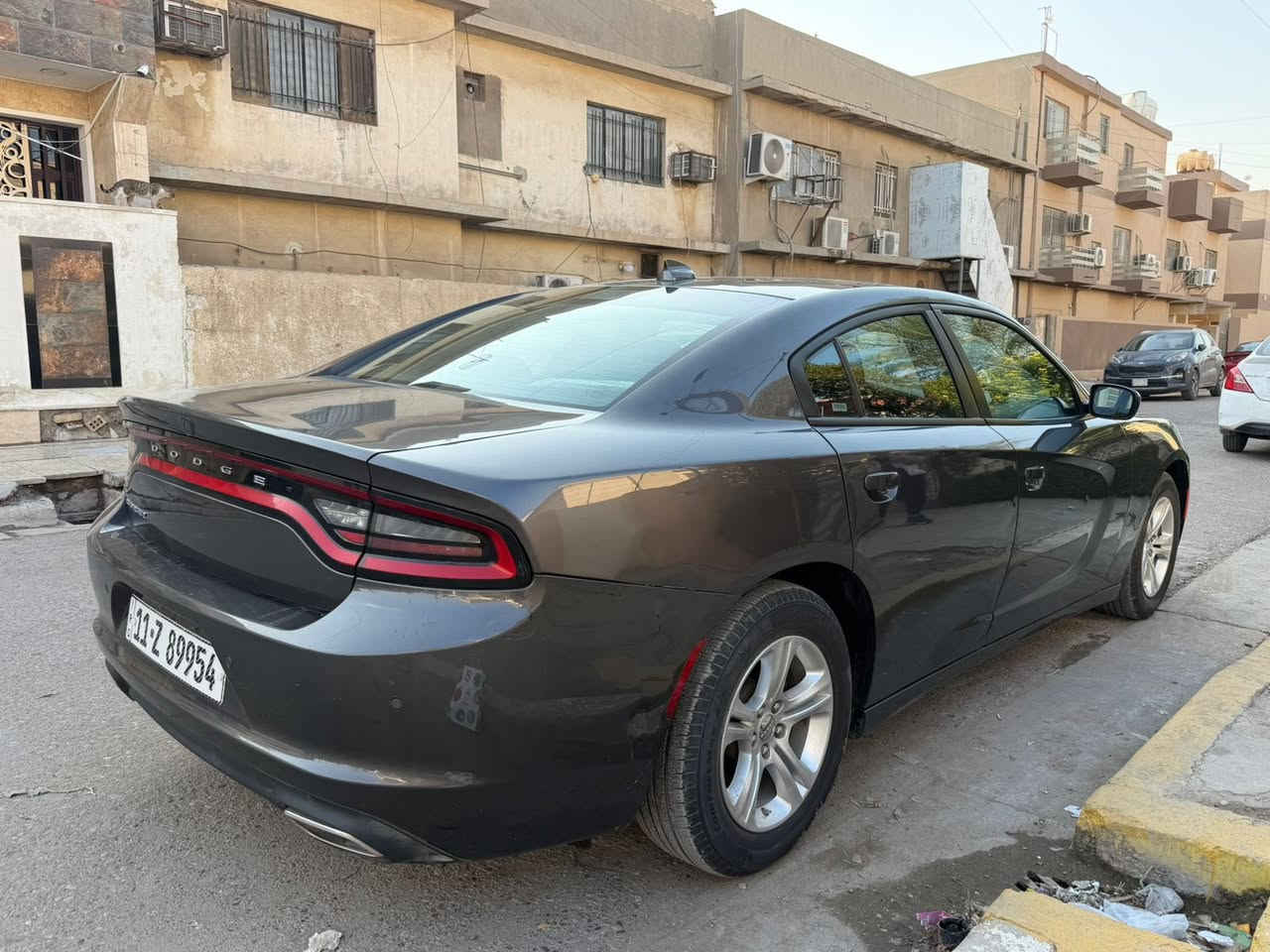 سلام علكيم
للبيع جارجر مديل 2023 اصل 
وارد أمريكي حادثه تبديل باب الصدر نفس الون ،وحافت البنيد بارد فقط 
بدون دواخل بدون ايرباك كفاله كفاله من الصبغ 
كير مكينه حداديه سياره كلهن كفاله شرط الفحص 
سياره استخدام شخصي ماشيه 59
مكانه بغداد الأمين 
للاتصال ‭***********‬
وسعرا 235 وبيه مجال انشالله
