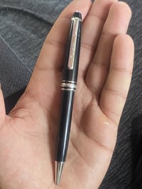 هذا القلم هو قلم حبر جاف من طراز مون بلان مايسترسك (Montblanc Meisters...