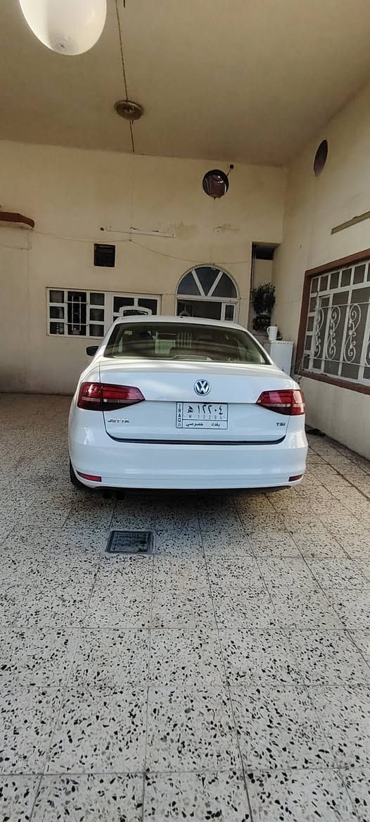 جيتا موديل 2017  ابيض رقم بغداد مشروع وطني سنوية لل2029 محرك توربو 14 المرغوب سيارة جاهزة من كل النواحي محرك وتبريد خير من الله ضررها ٣ قطع وهلال خلف السائق بدون دواخل  كوبون بانزين موجود السعر 105 بيها مجال  شراي اتصل فقط رقم الجوال ***********  العنوان كركوك كركوك, العراق
