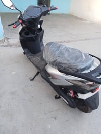 ماكس شحن 6 بطاريات. نضام حماية من السرقة. دبلات هدروليكي السعر 850 ألف...