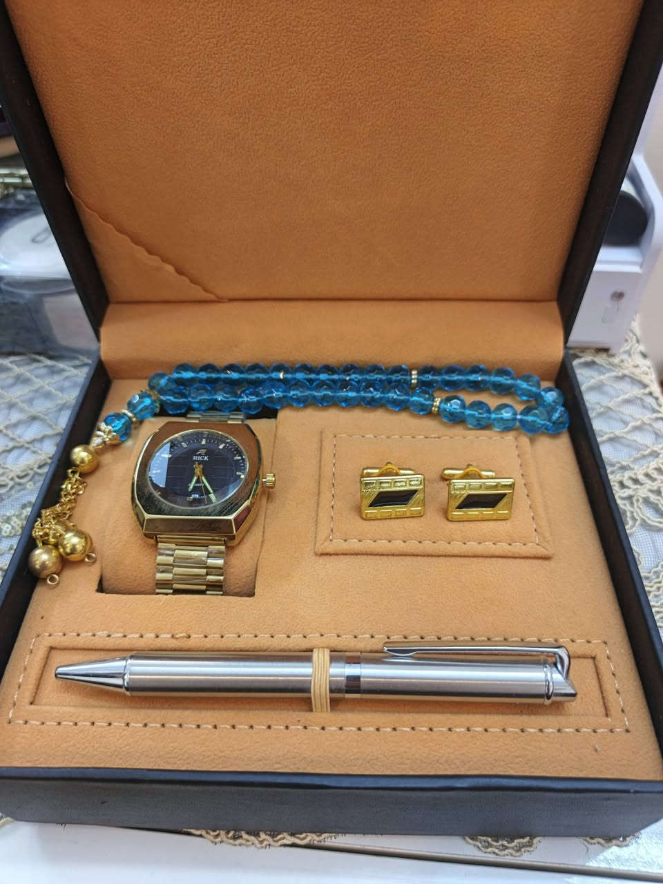 السلام عليكم جميعا توفرت طقم ساعات رجالي الأصلي سعر بس 25الف توصيل مجاني داخل الرمادي  سارع بالحجز ***********
