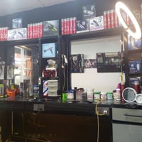 ميز حلاقه • مرتب • نظيف