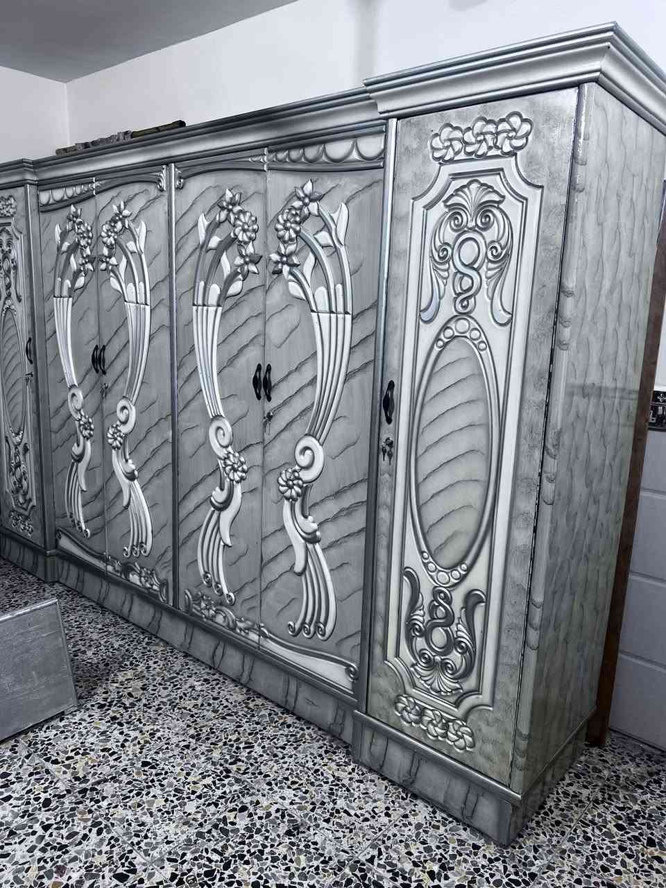 ٦٥٠غرفه اخشاب ست بوب صبغ حراري جديده بعدها زاويتها كنتوريه مكاني بغداد الشعب حي بساتين وعندي توصيل الاستفسار ‭٠٧٧٢ ٩٧١ ٤٢٥٤‬
