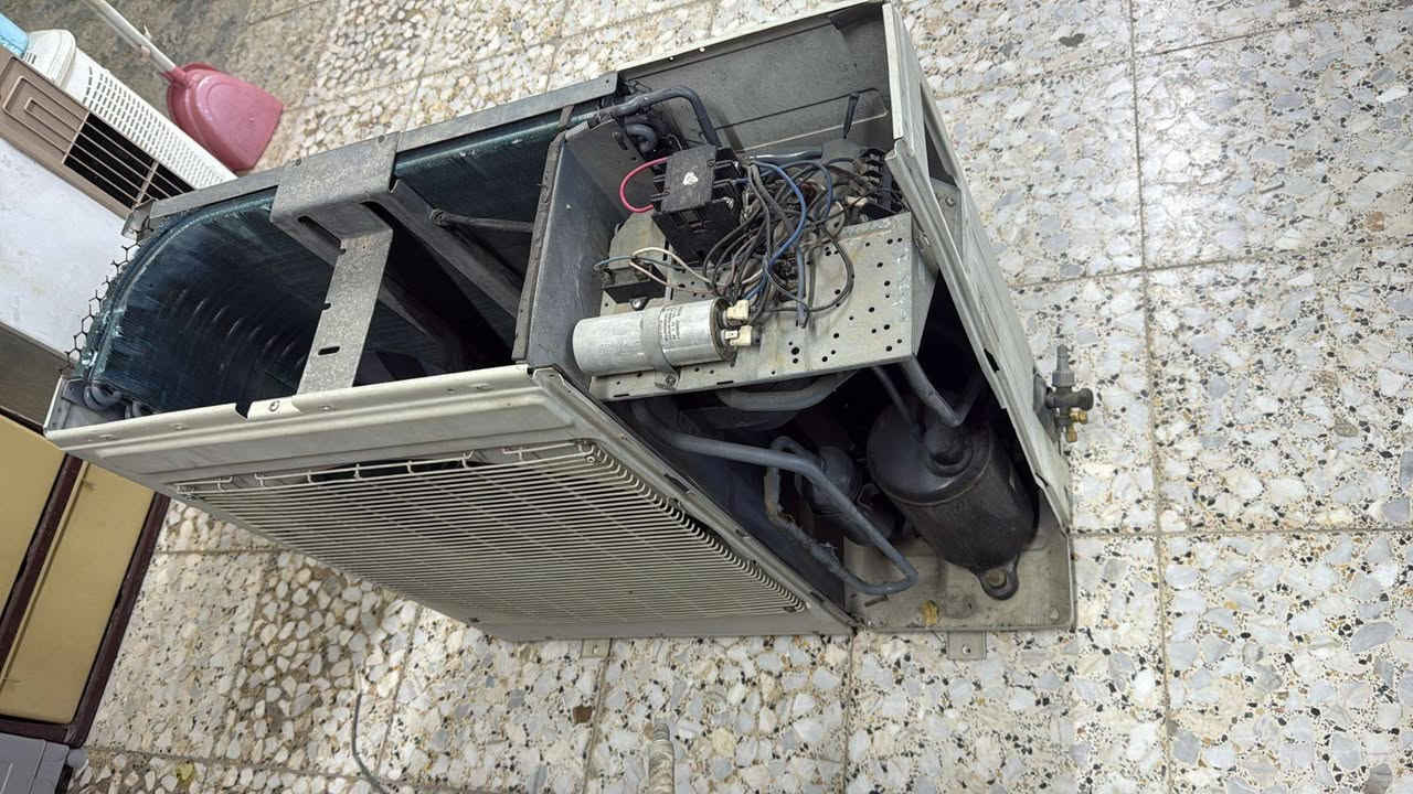 سلام عليكم سبالت للبيع العدد ثنين الكنتوري طنين وثلث بدون غاز السعر 600
***********
