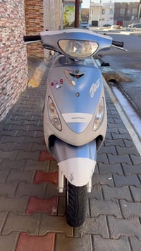 دراجات ماكس منغولي حاويه للبيع ماصارلهن شهر من نازلات من الحاويه مكفول...