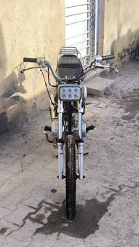 دراجه أنتنس دراجه كامله نضيف ما ناصه شي  مكن هوير  سعر450:بيه مجال قلي...