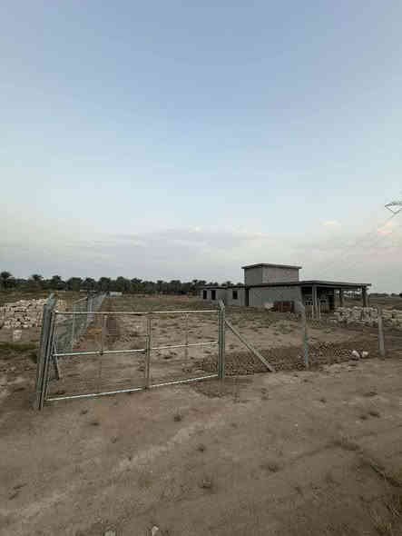 للبيع دونم في صخريجة قرب مقبرة العبادي مقاطعة 8 صخريجة الغربية واجهة 20 م سند مستقل فتح بيان بنفس اليوم ( الدونم مزود باجازة بناء اصولية ) يعني تبني و انته مرتاح..           للاستفسار الاتصال ***********
